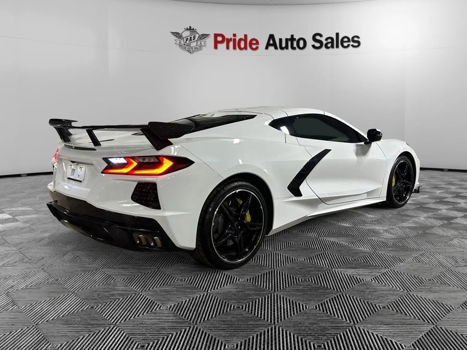 Used 2023 Chevrolet Corvette Stingray 3LT Z51 PKG w/ Z51 Performance Package image 2