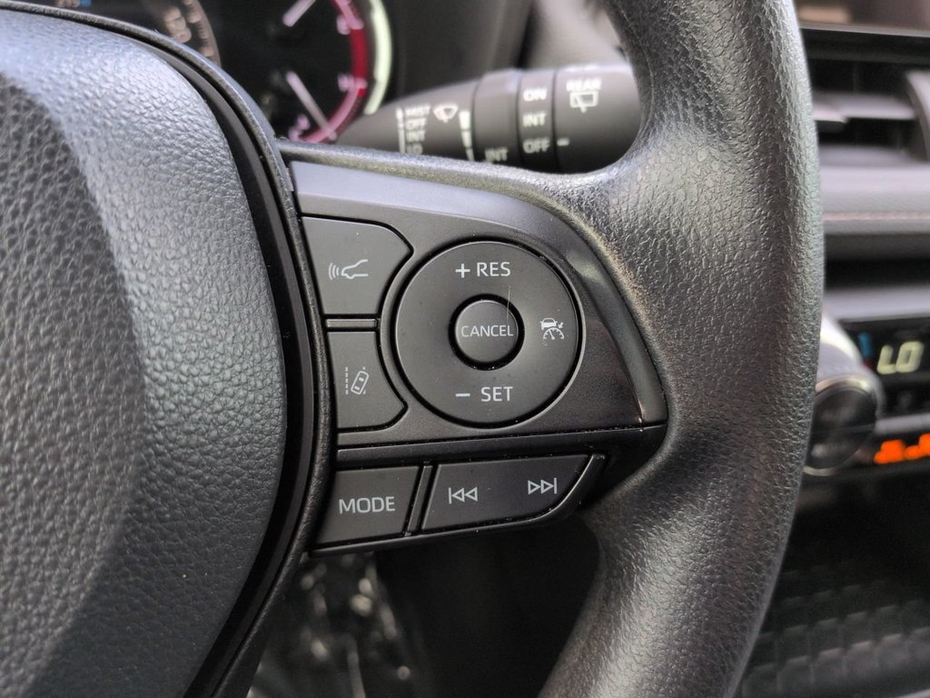 Used 2024 Toyota RAV4 XLE FWD image 24