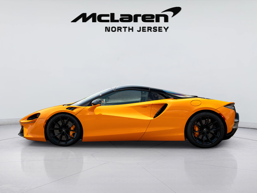 Used 2025 McLaren Artura Spider RWD image 15