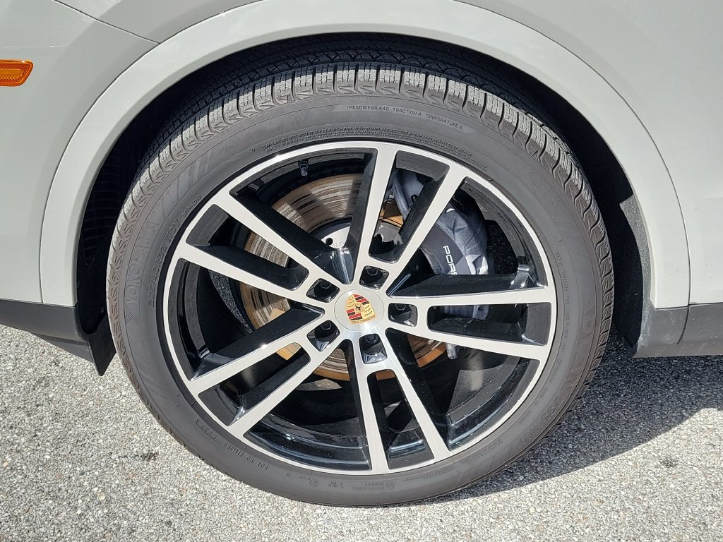 Certified 2026 Porsche Cayenne Coupe AWD/4WD image 12