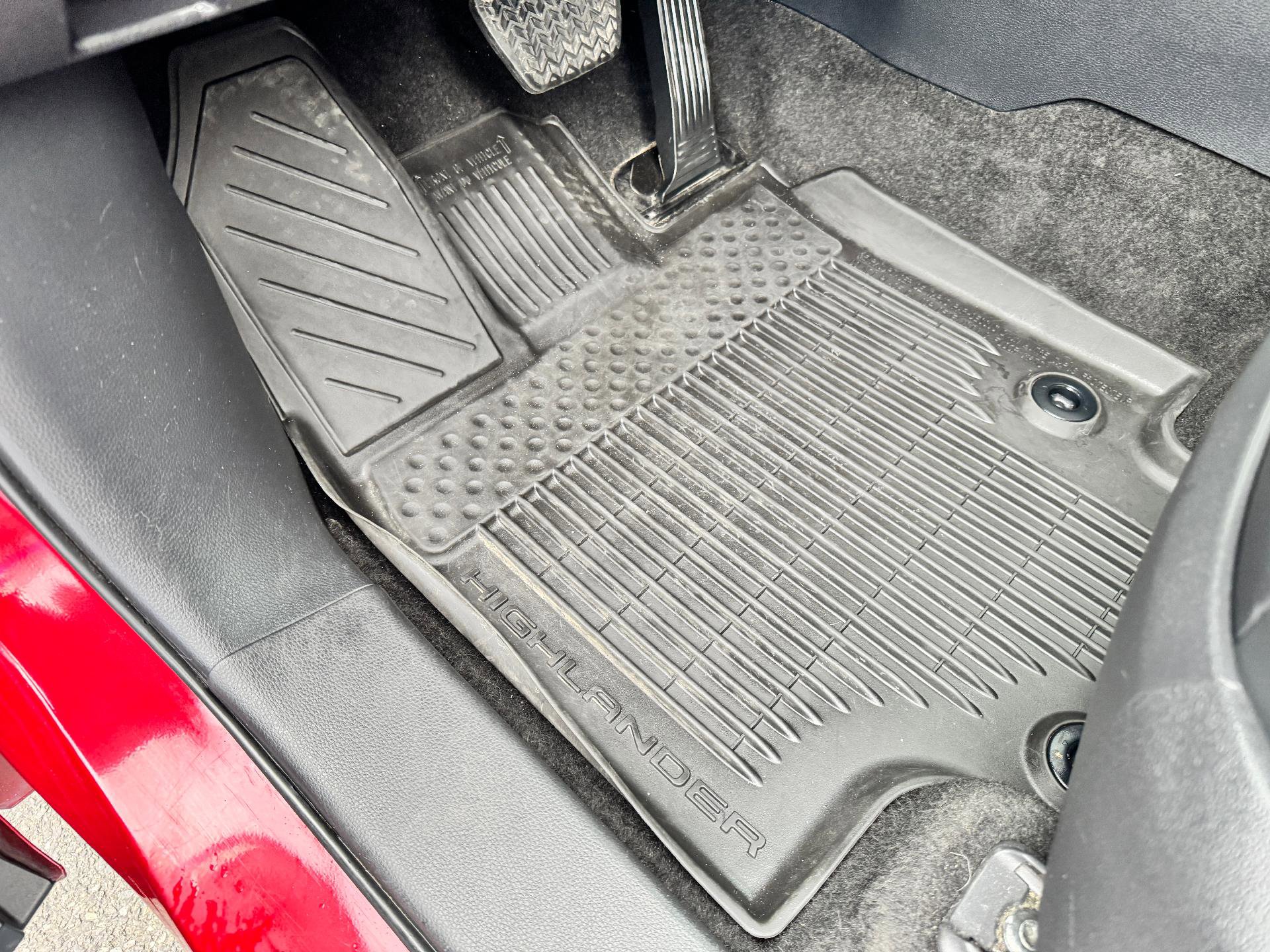 Used 2023 Toyota Highlander XLE image 13