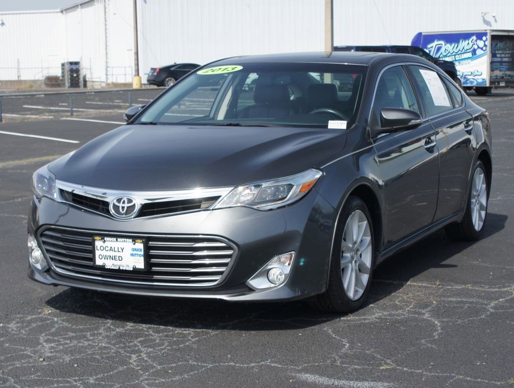 Used 2013 Toyota Avalon Limited FWD image 2