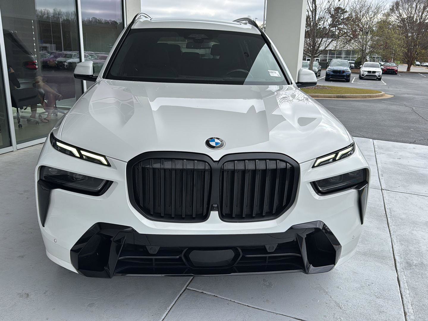 Used 2023 BMW X7 xDrive40i w/ Executive Package image 7