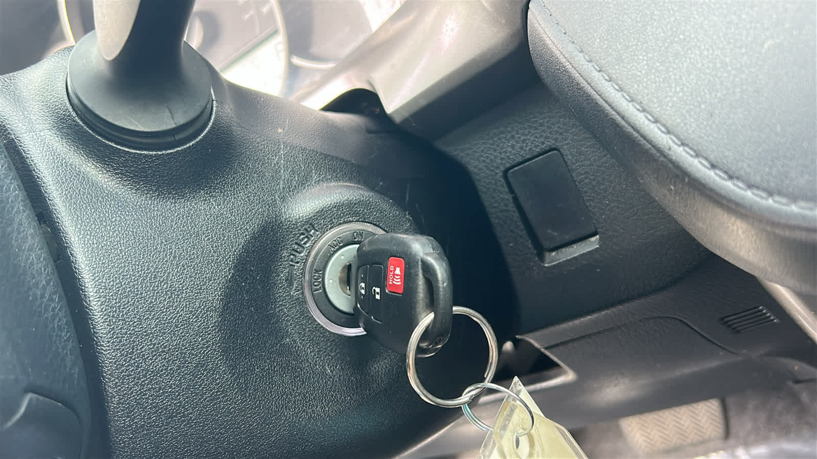 Used 2016 Toyota RAV4 LE AWD/4WD image 17