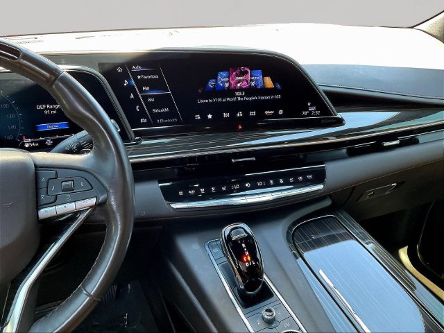 Used 2024 Cadillac Escalade ESV Premium Luxury AWD/4WD image 11