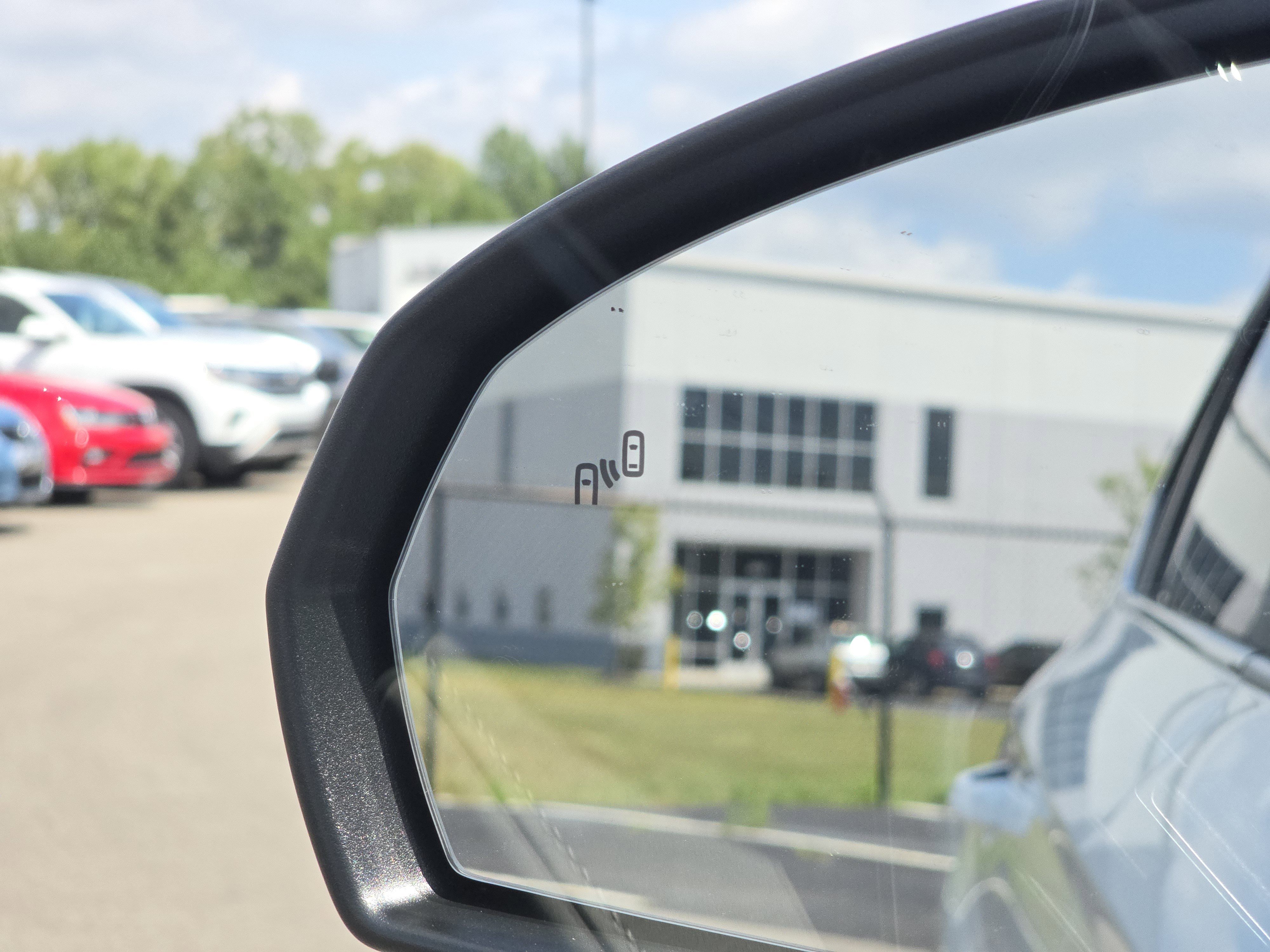 New 2025 Volkswagen Taos SE image 19