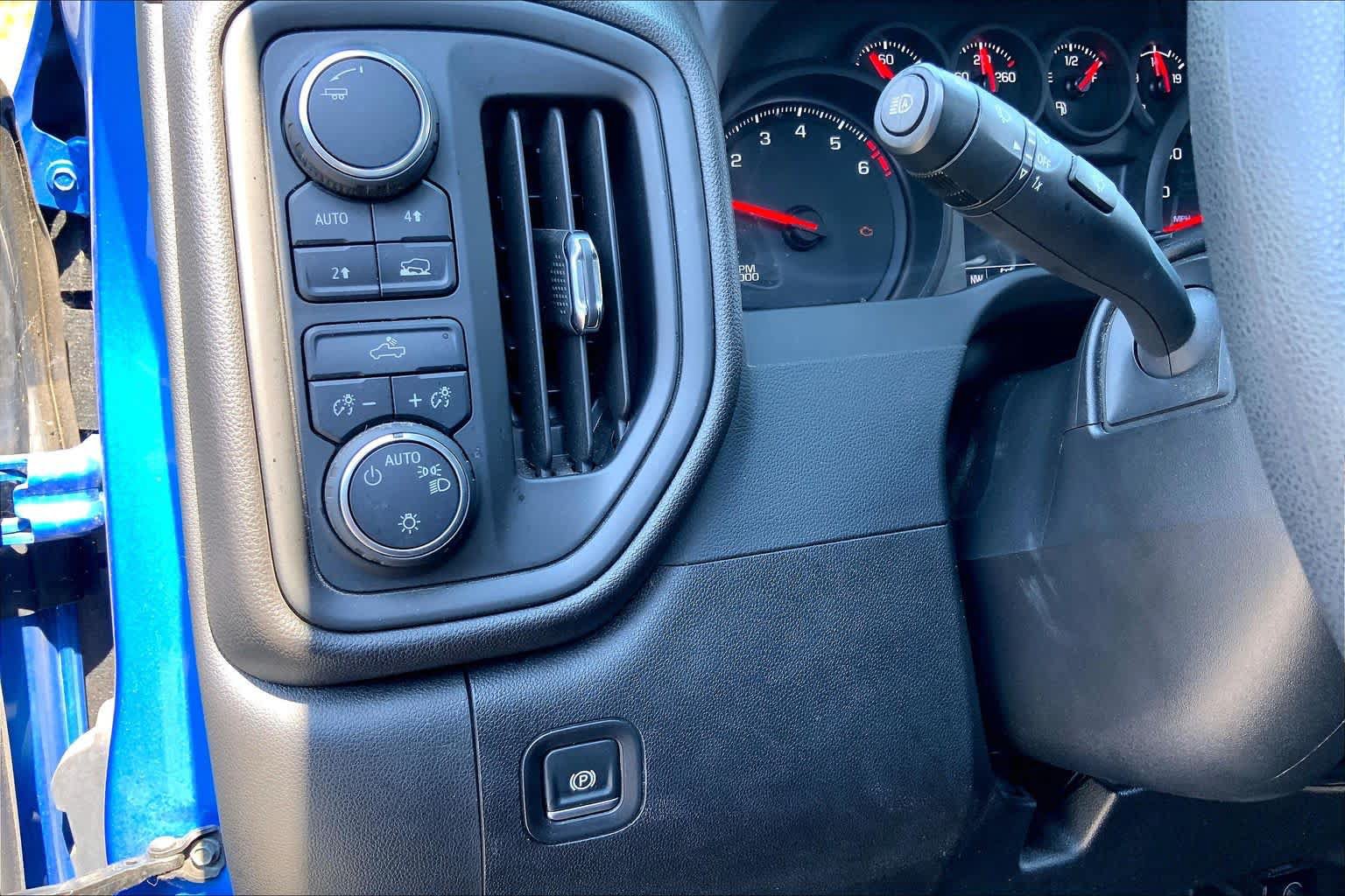 Used 2025 Chevrolet Silverado 1500 Custom AWD/4WD image 35