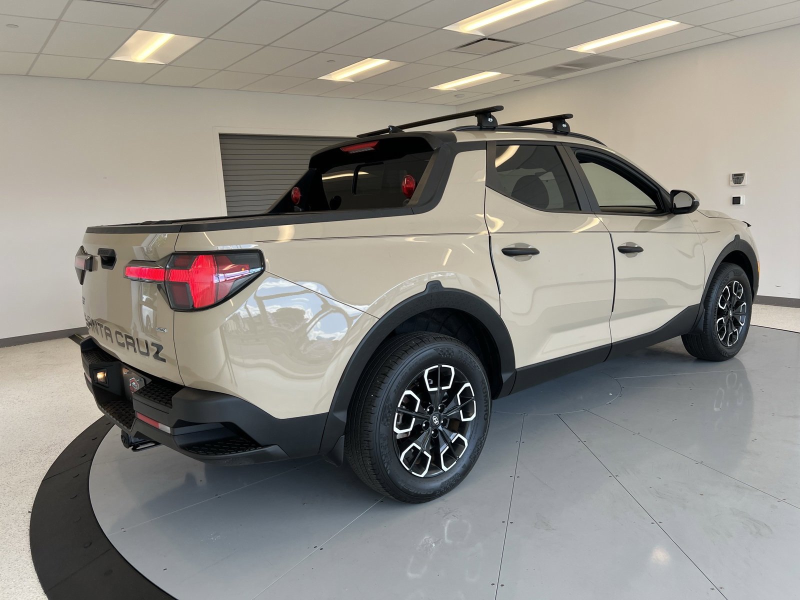 Used 2023 Hyundai Santa Cruz SEL w/ Activity Package image 56