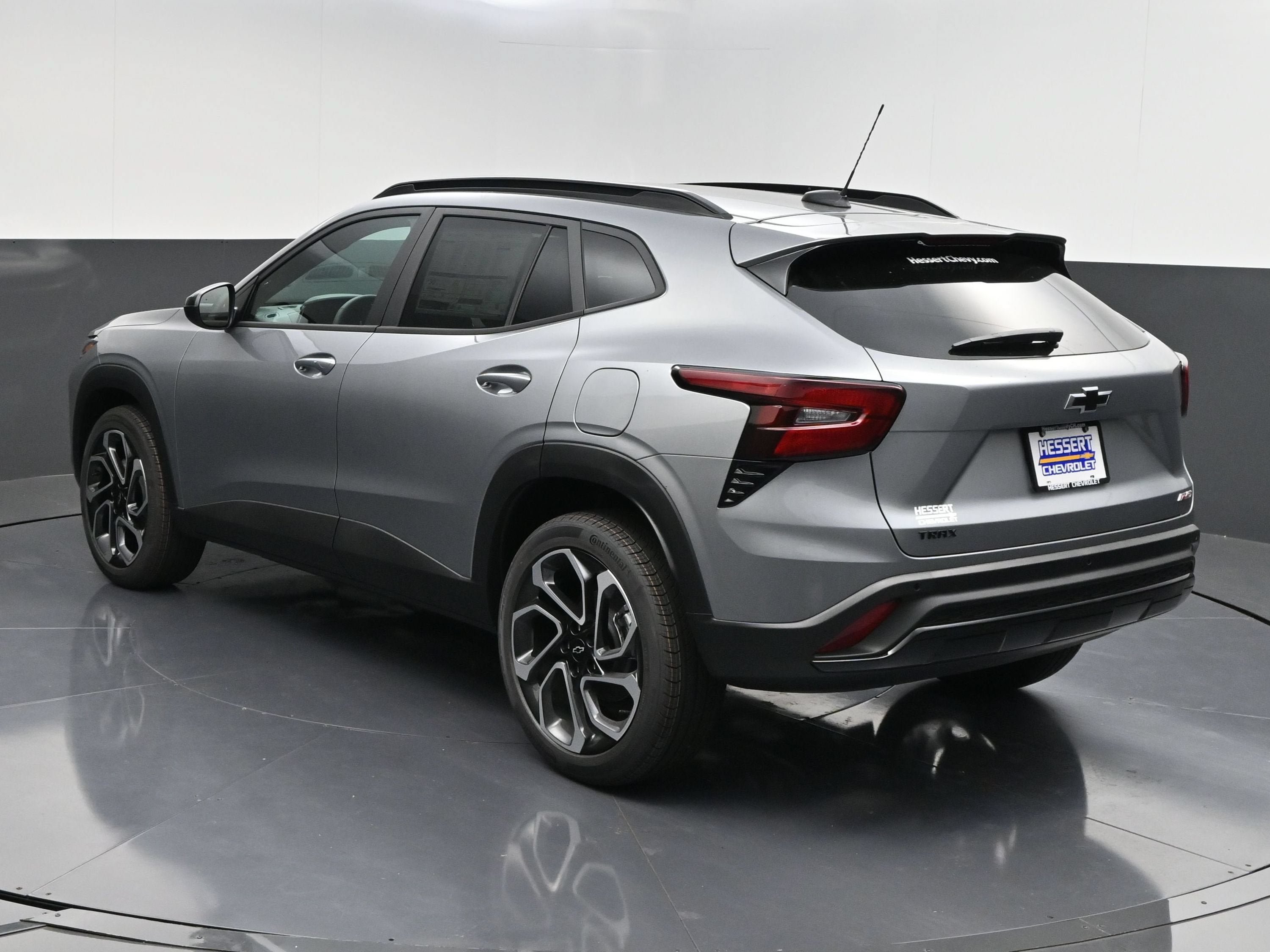 New 2026 Chevrolet Trax RS w/ Sunroof Package FWD image 6