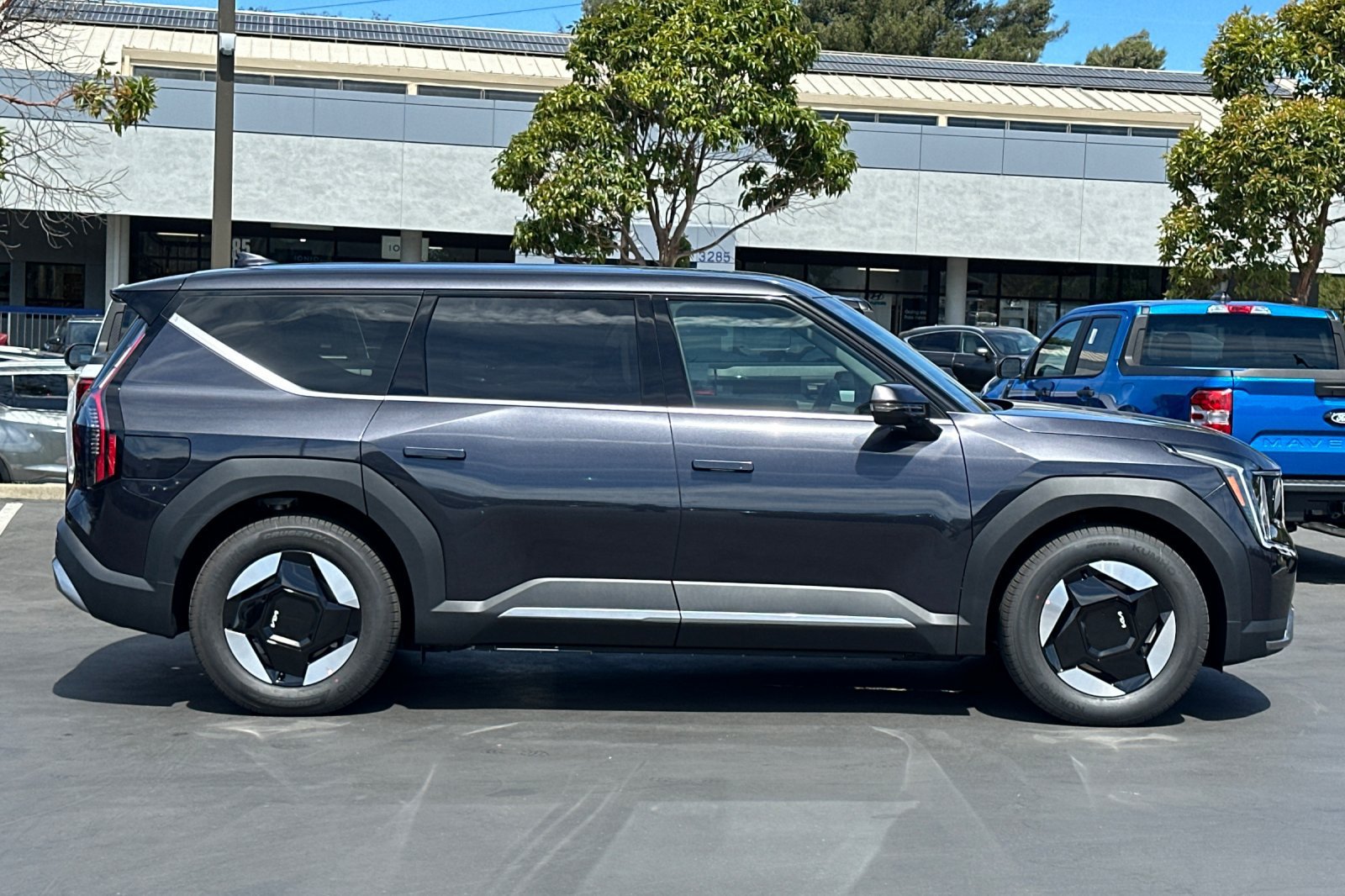 New 2026 Kia EV9 Light RWD image 3