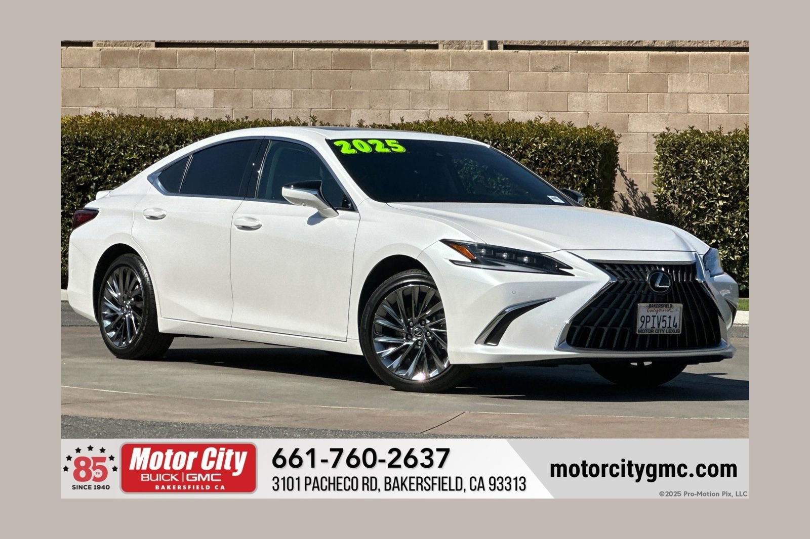 Used 2025 Lexus ES 300h w/ Luxury Package