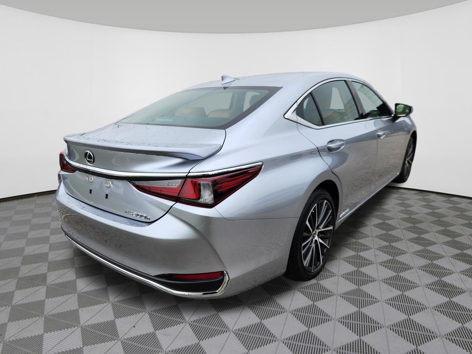 Used 2022 Lexus ES 300h w/ Premium Package FWD image 4