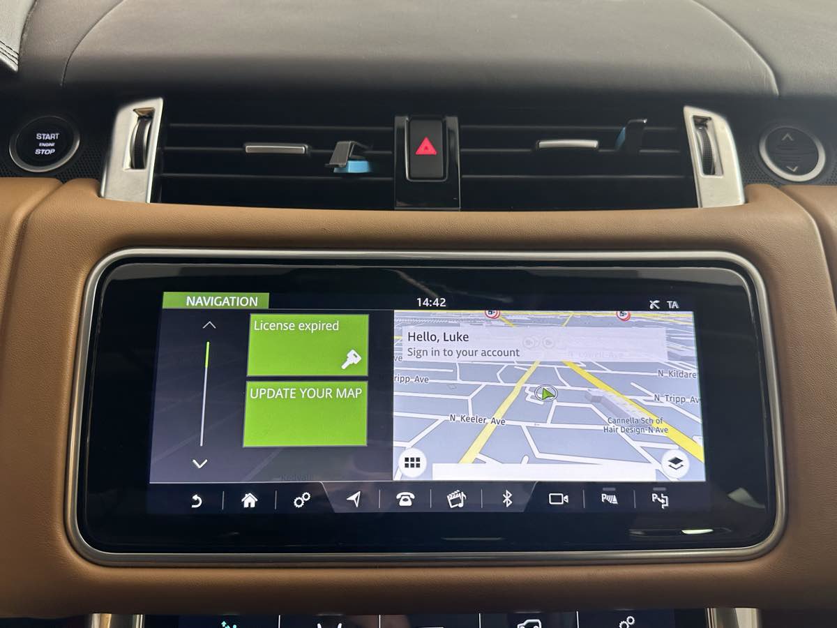 Used 2020 Land Rover Range Rover Sport SVR image 37