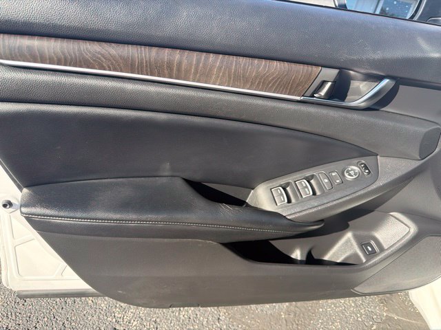 Used 2018 Honda Accord EX image 10