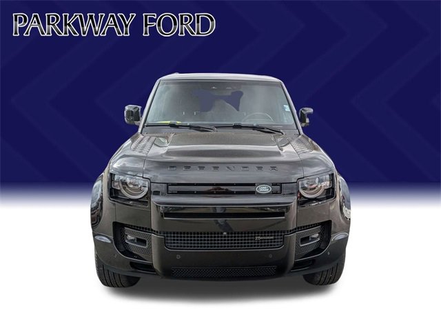 Used 2023 Land Rover Defender 110 X-Dynamic SE image 2