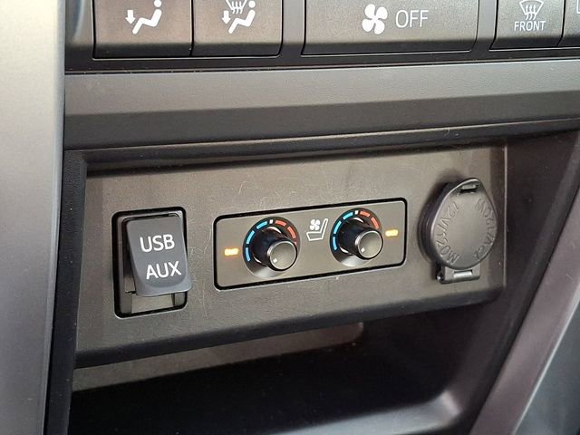 Used 2018 Toyota 4Runner Limited AWD/4WD image 19