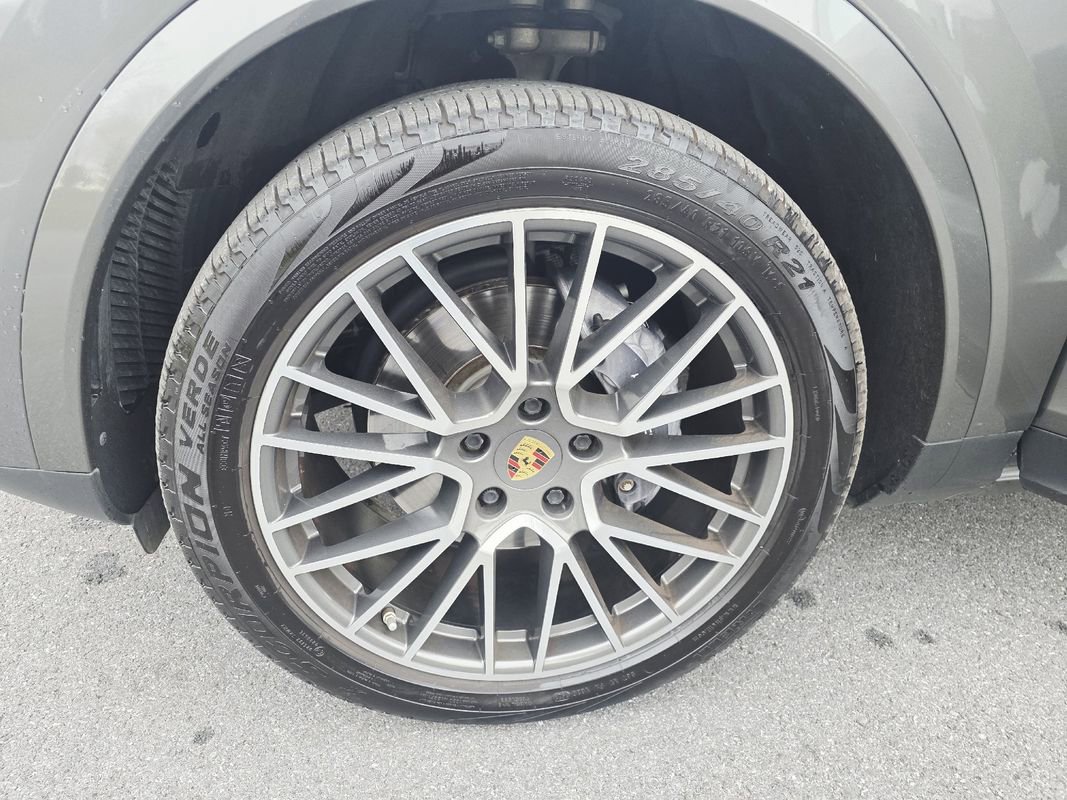 Used 2021 Porsche Cayenne E-Hybrid image 36