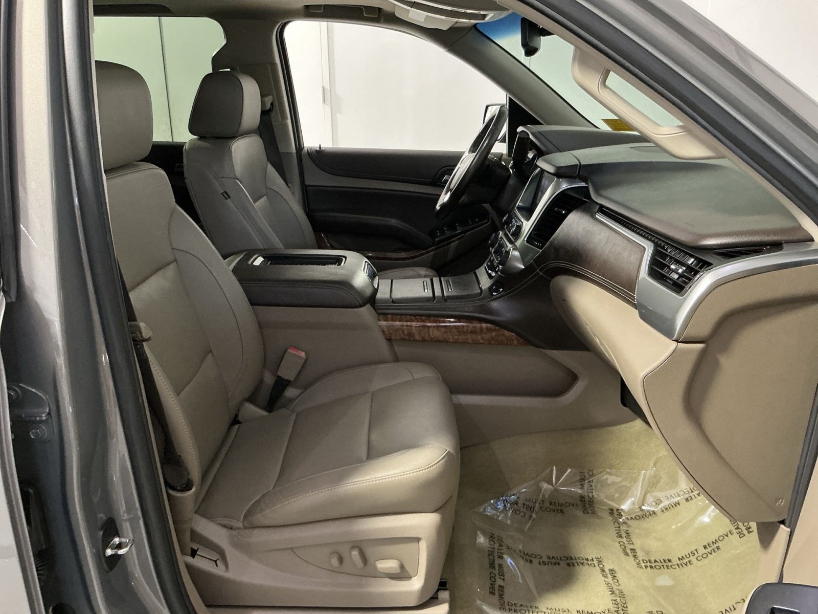 Used 2017 Chevrolet Suburban Premier AWD/4WD image 27