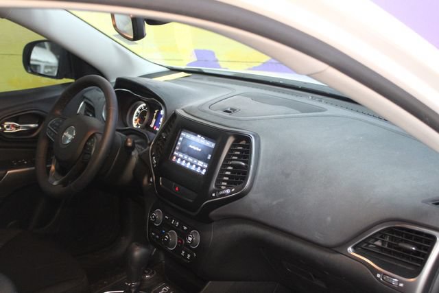 Used 2021 Jeep Cherokee Latitude AWD/4WD image 12