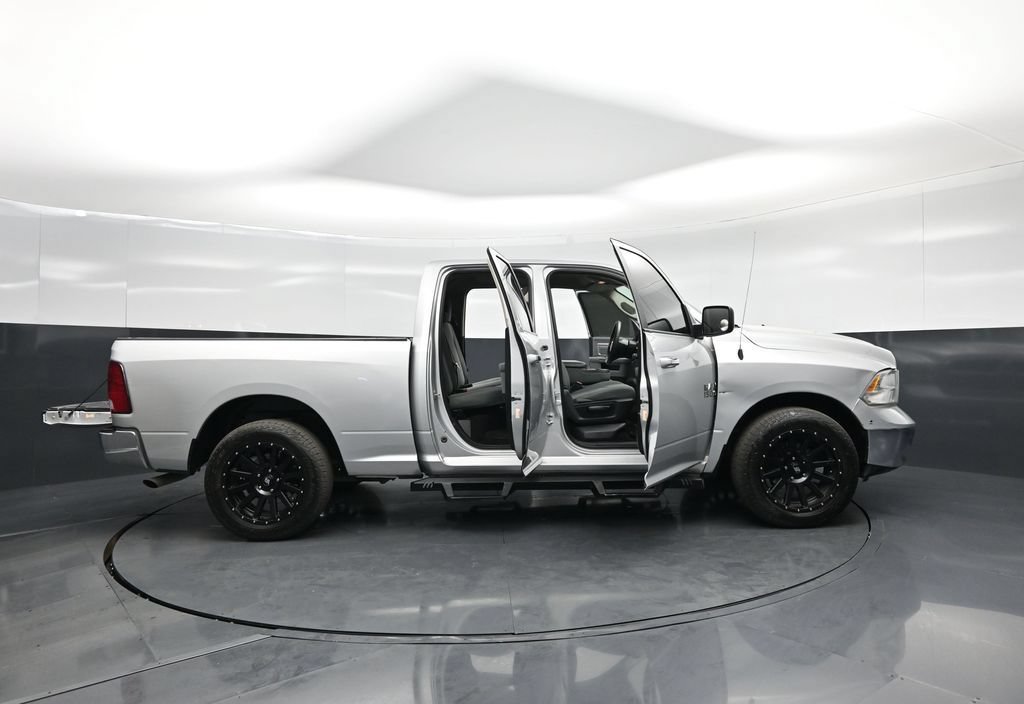 Used 2018 RAM 1500 Classic SLT RWD image 4