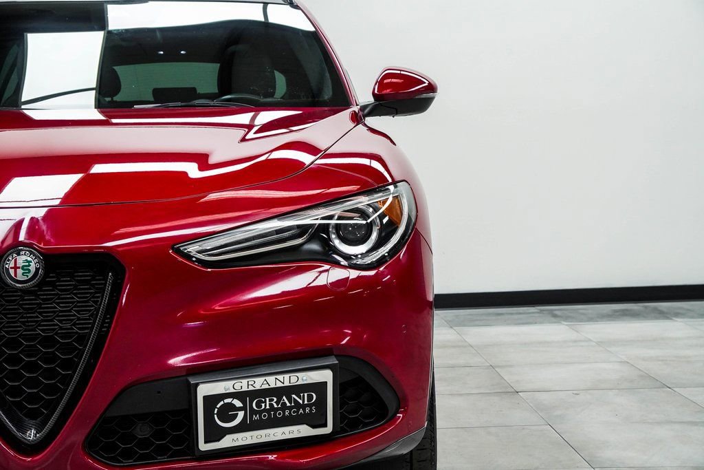 Used 2022 Alfa Romeo Stelvio Ti image 4