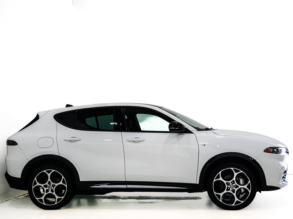 Used 2024 Alfa Romeo Tonale Ti AWD/4WD image 5