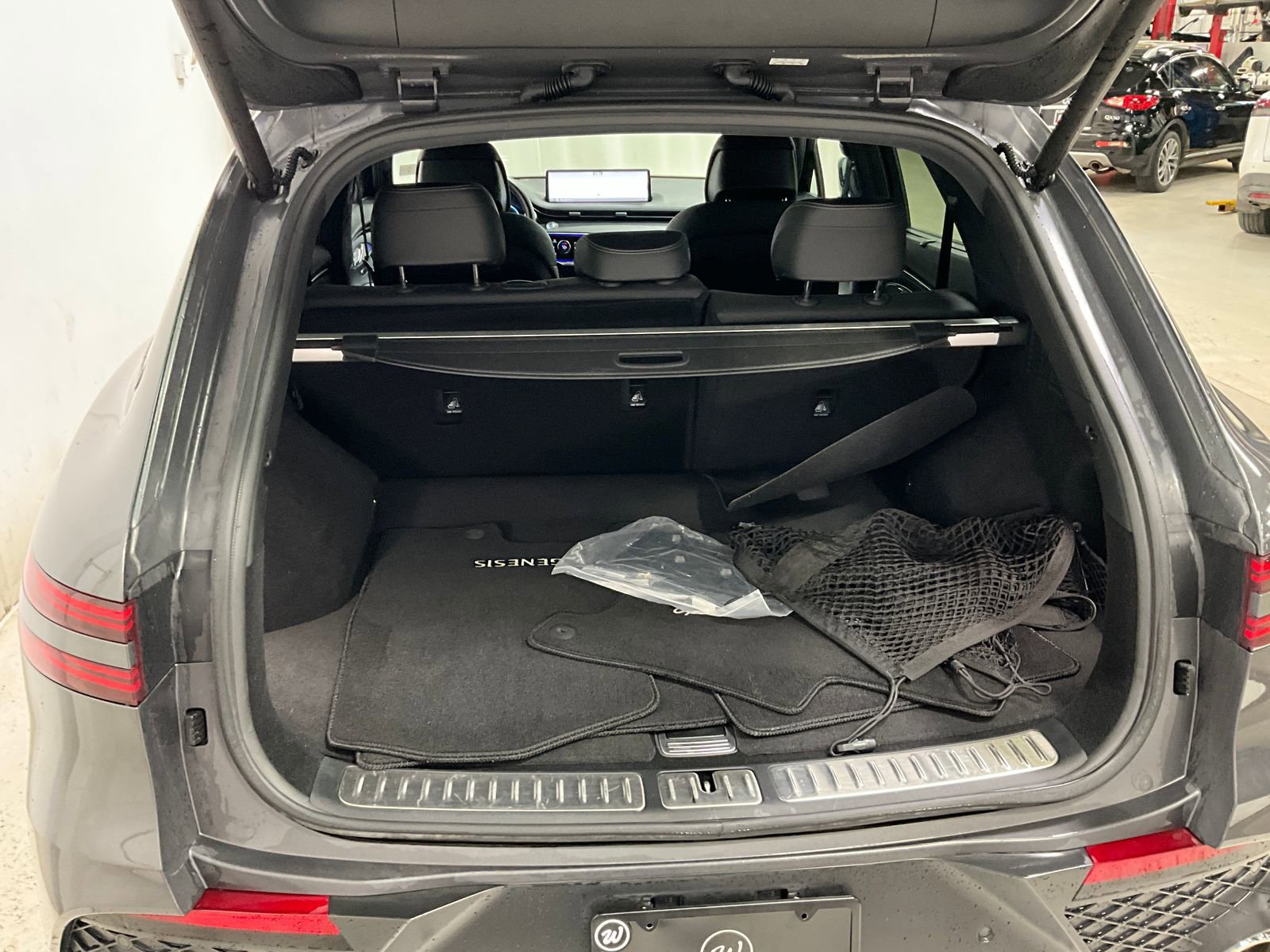 Used 2022 Genesis GV70 3.5T Sport w/ Sport Prestige Package image 25