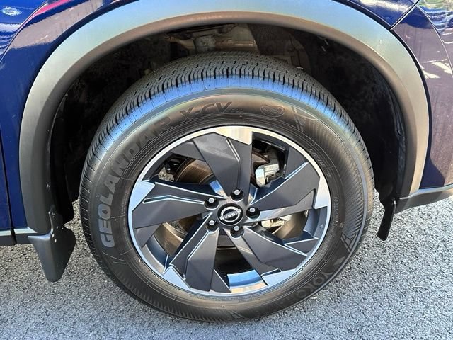 Used 2024 Nissan Rogue SV w/ SV Premium Package FWD image 14