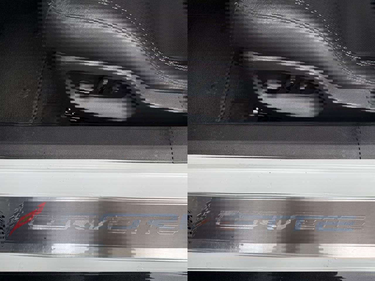 Used 2015 Chevrolet Corvette Z06 w/ 3LZ Preferred Equipment Group image 12