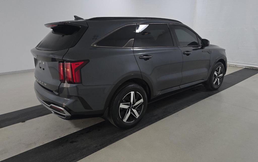 Used 2022 Kia Sorento S FWD image 4