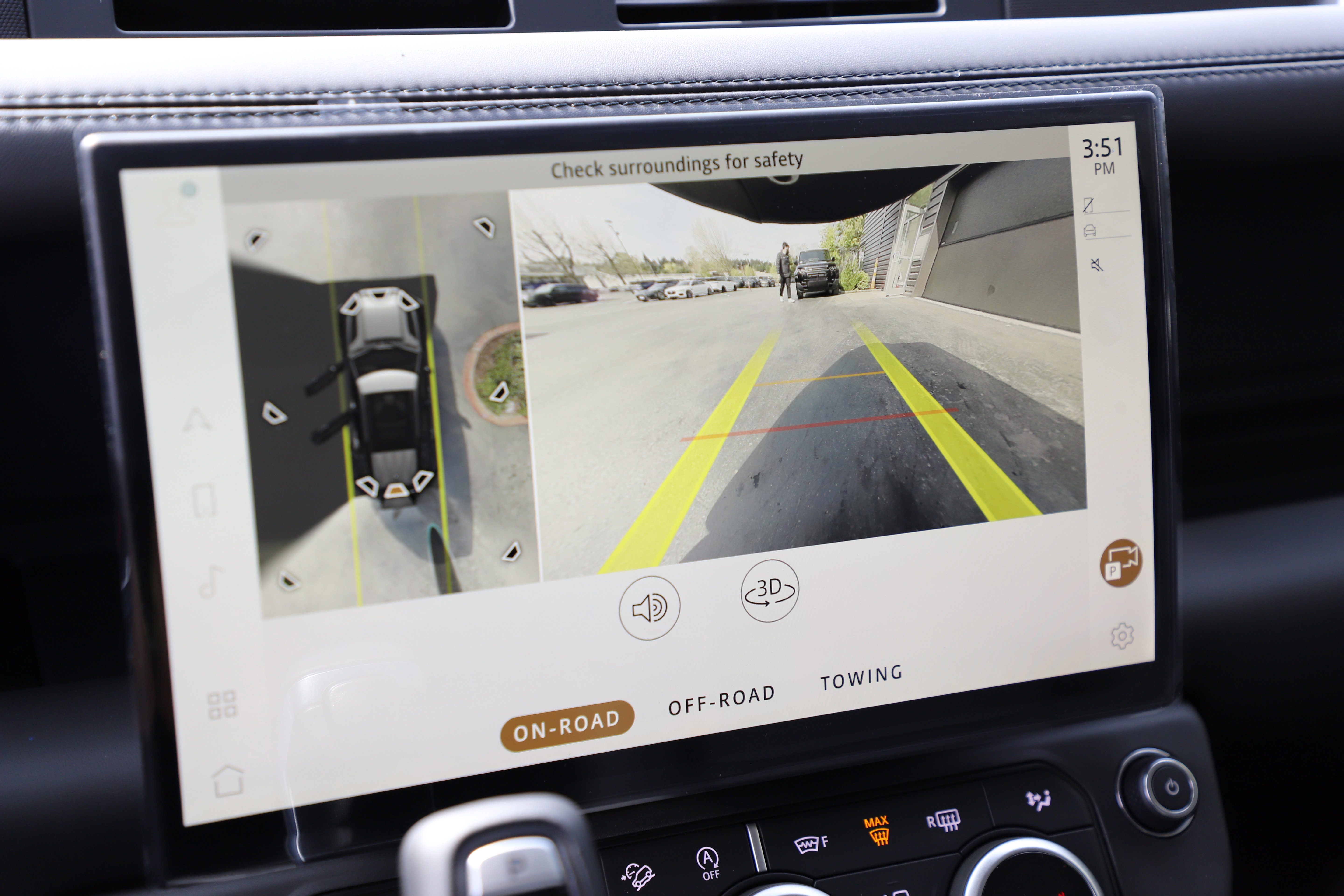 New 2026 Land Rover Defender 110 X-Dynamic SE image 25