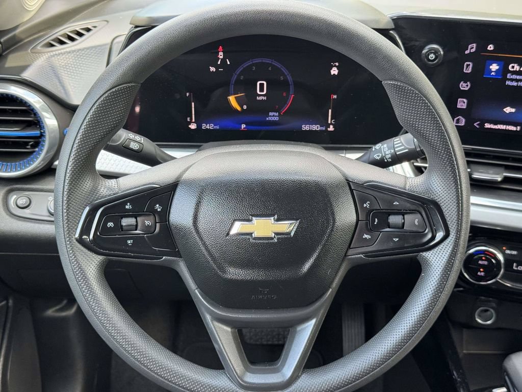 Used 2024 Chevrolet Trax LT FWD image 11