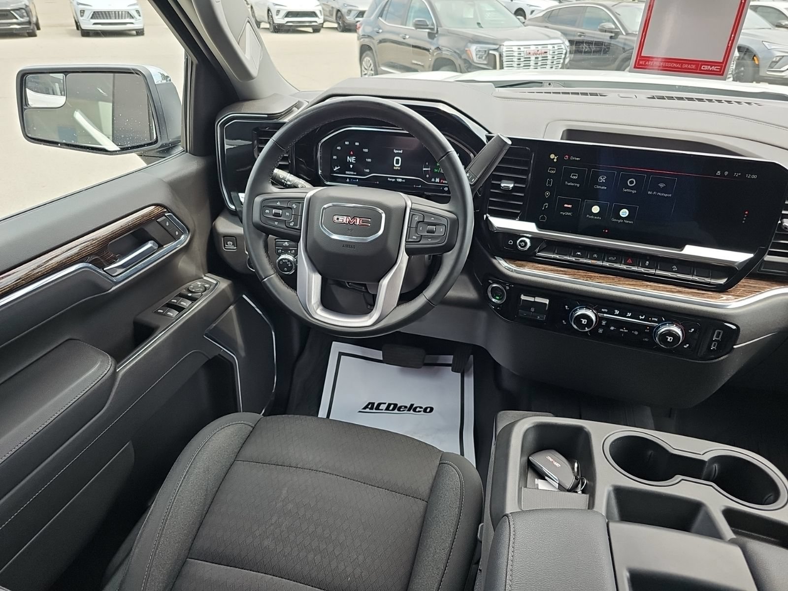 Used 2023 GMC Sierra 1500 SLE w/ Preferred Package AWD/4WD image 30