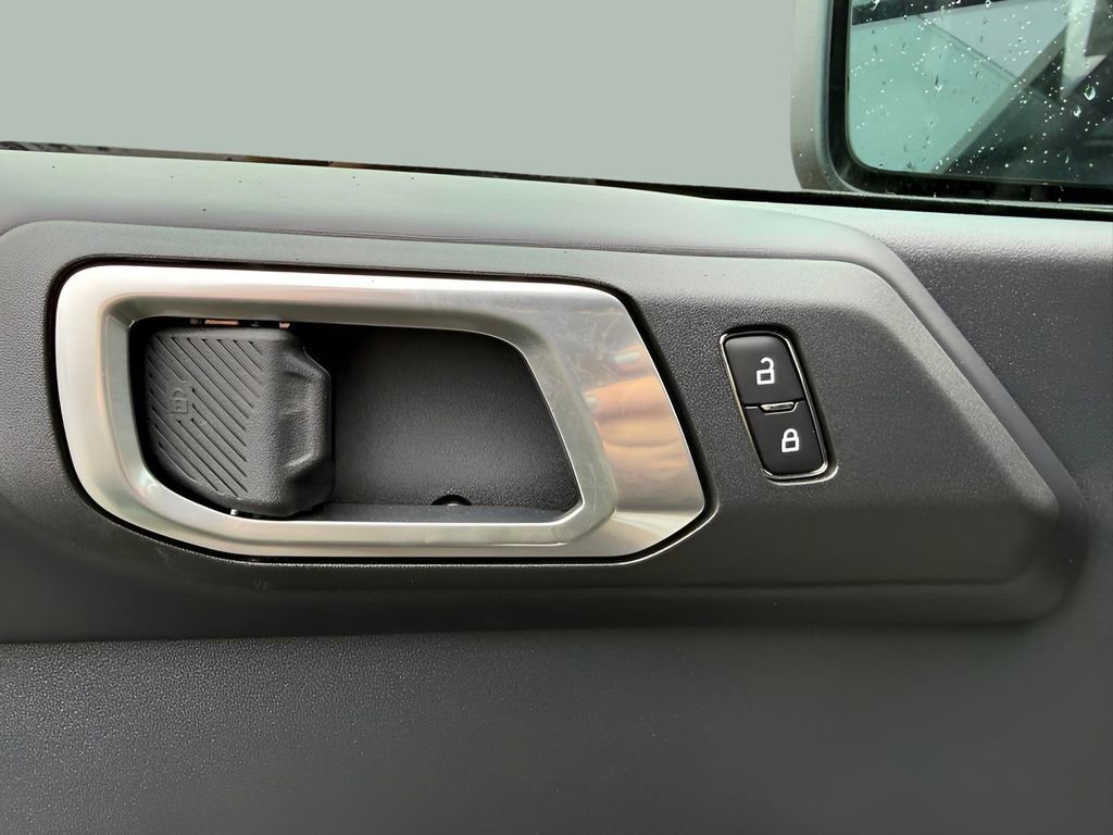 New 2025 Ford Bronco Outer Banks w/ Sasquatch Package image 23