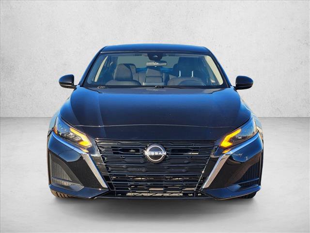 Used 2023 Nissan Altima 2.5 SV image 2