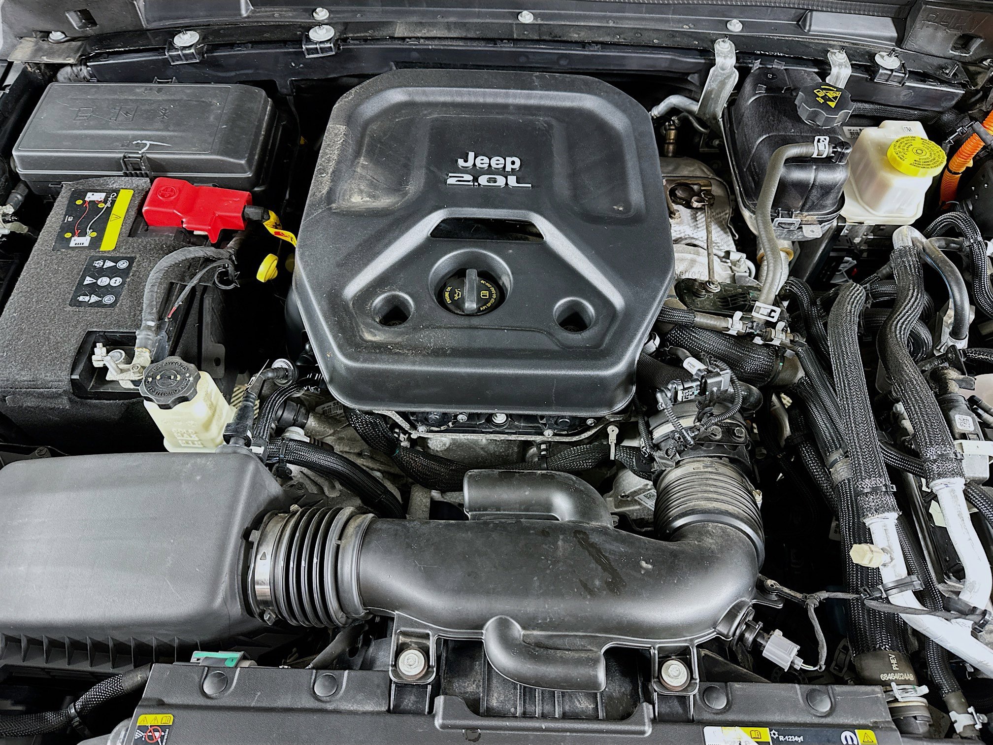 Used 2023 Jeep Wrangler Sahara w/ Cold Weather Group image 32