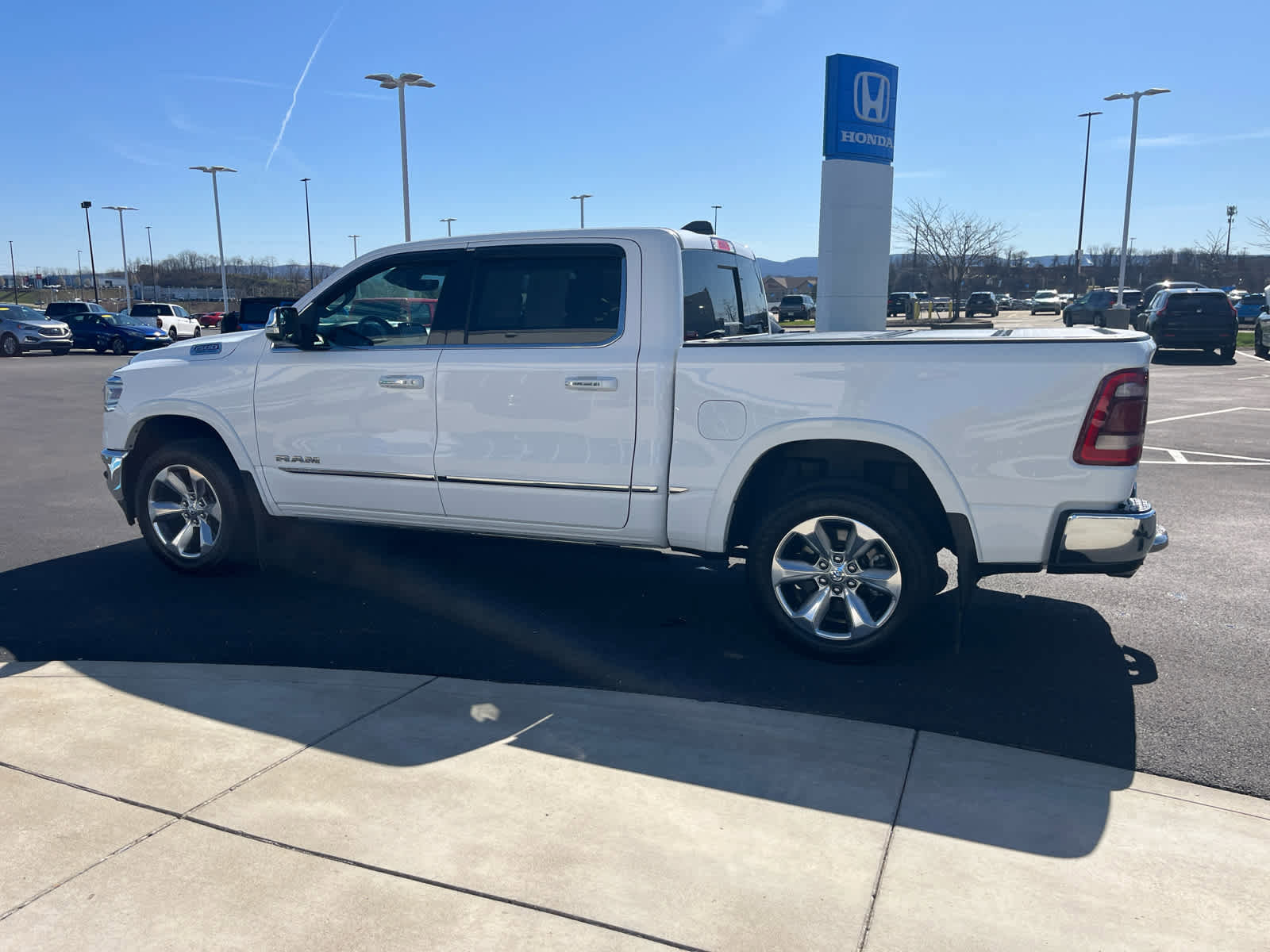 Used 2021 RAM 1500 Limited AWD/4WD image 12