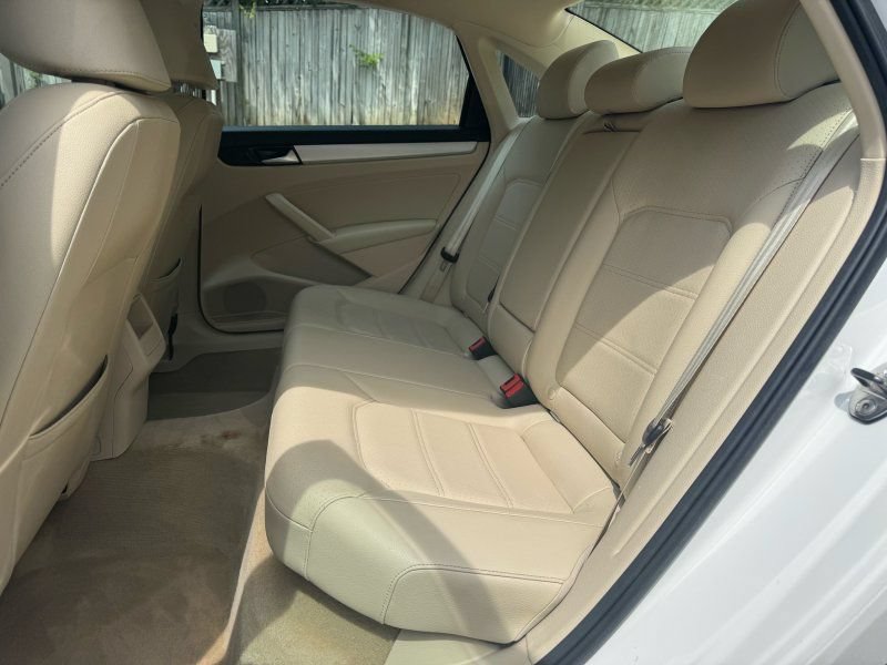 Used 2012 Volkswagen Passat 2.5 SE FWD image 17