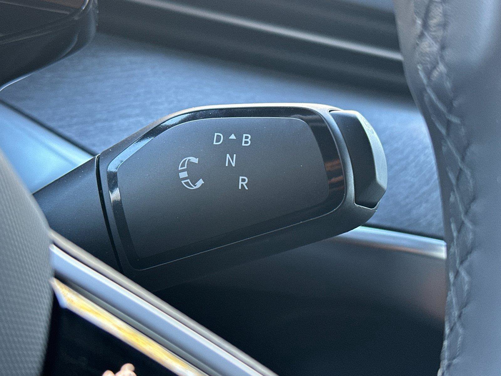 New 2025 Volkswagen ID. Buzz Pro S RWD image 22