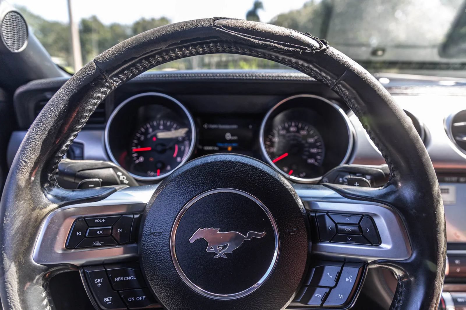Used 2018 Ford Mustang Premium RWD image 70