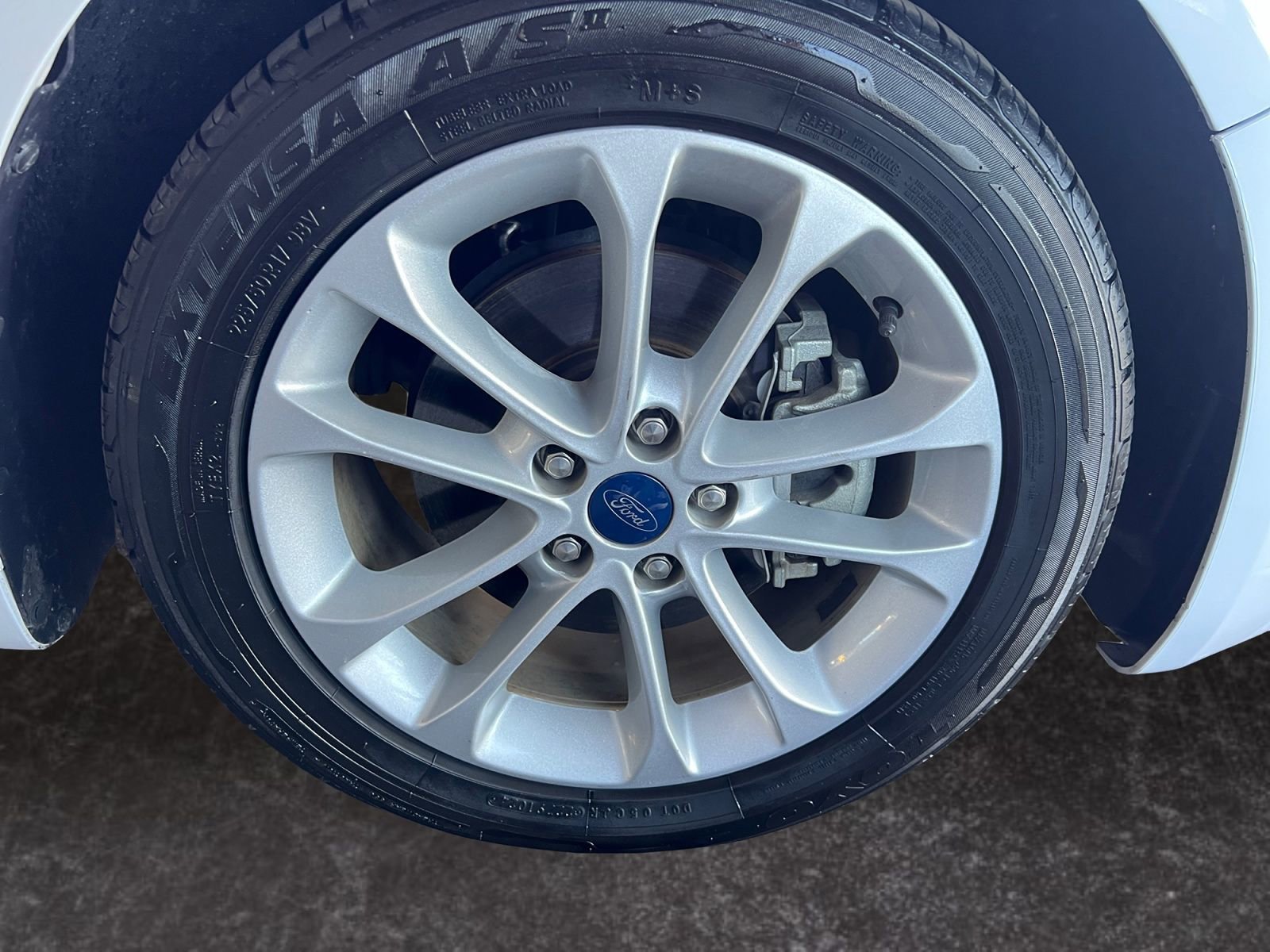 Used 2020 Ford Fusion SE FWD image 14