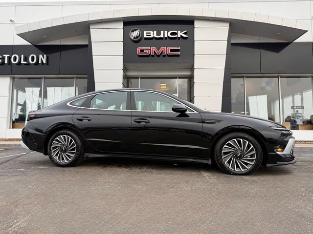 Used 2024 Hyundai Sonata Limited image 1