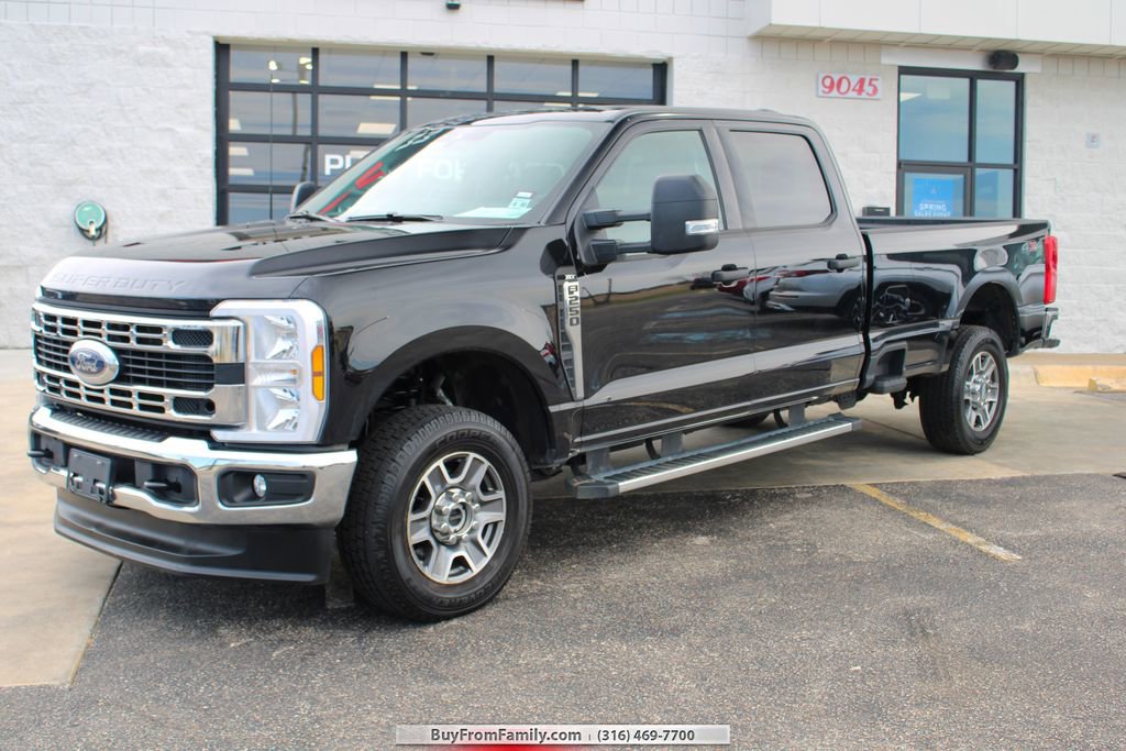 Used 2025 Ford F250 XLT image 1