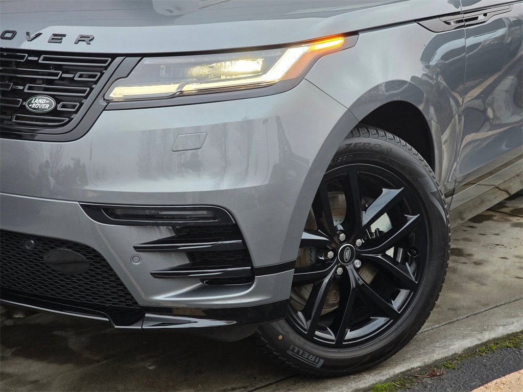 New 2025 Land Rover Range Rover Velar Dynamic SE image 2