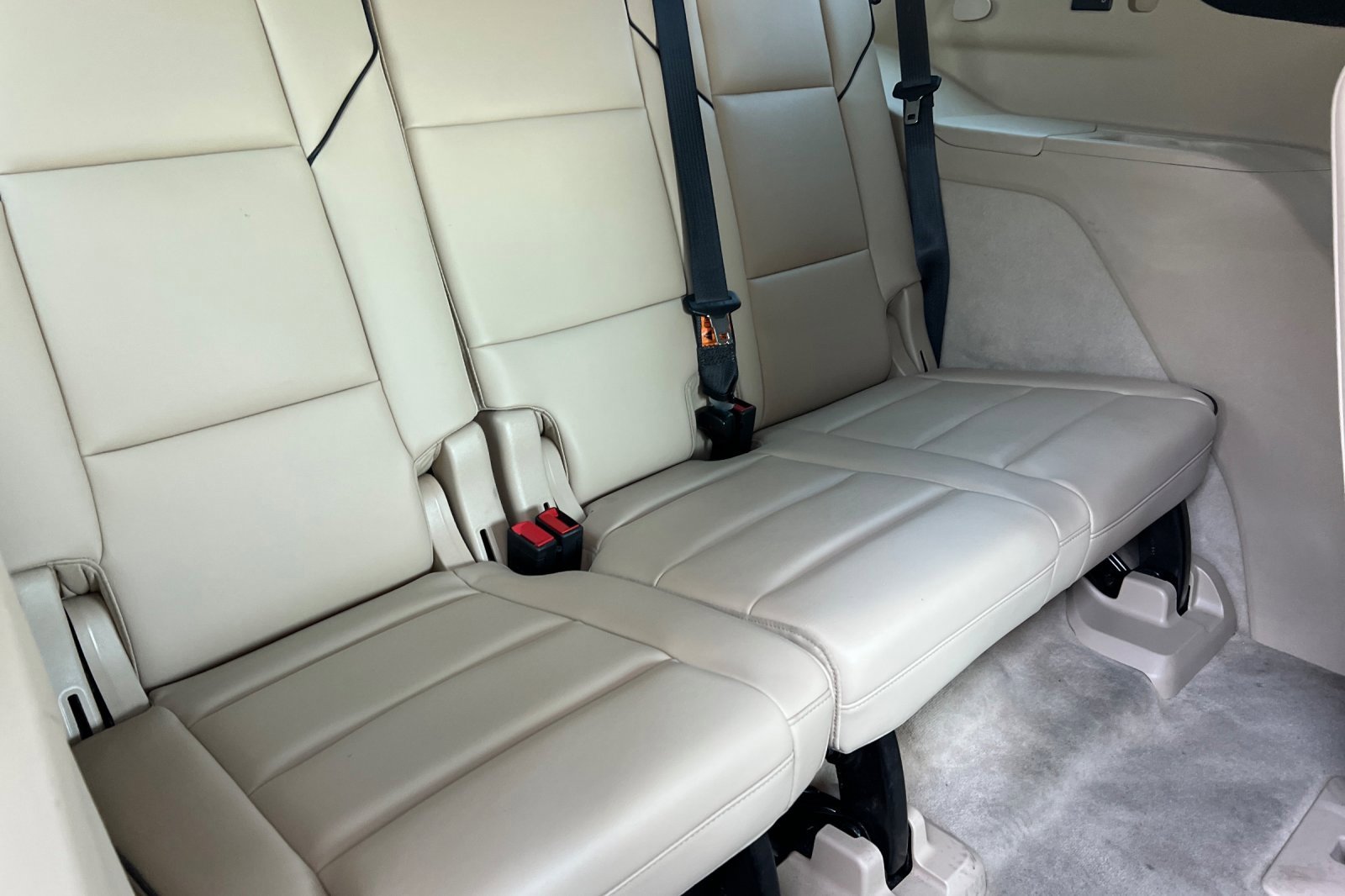 Used 2023 Cadillac Escalade Premium Luxury w/ Performance Package image 17