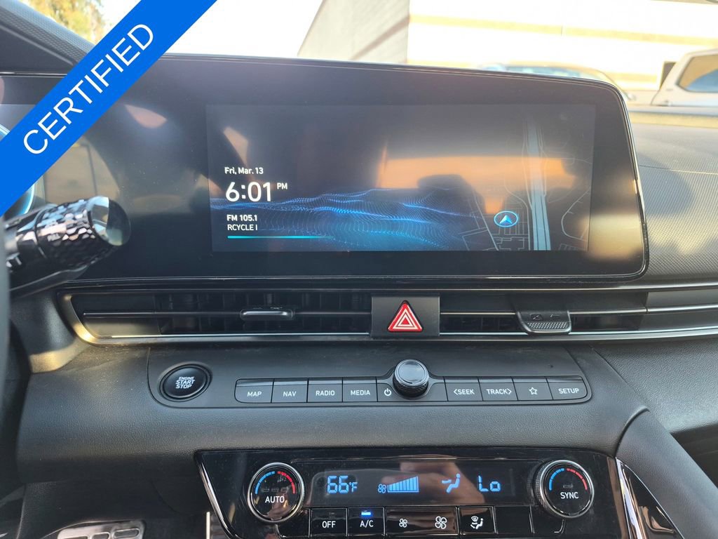 Used 2025 Hyundai Elantra SEL image 16