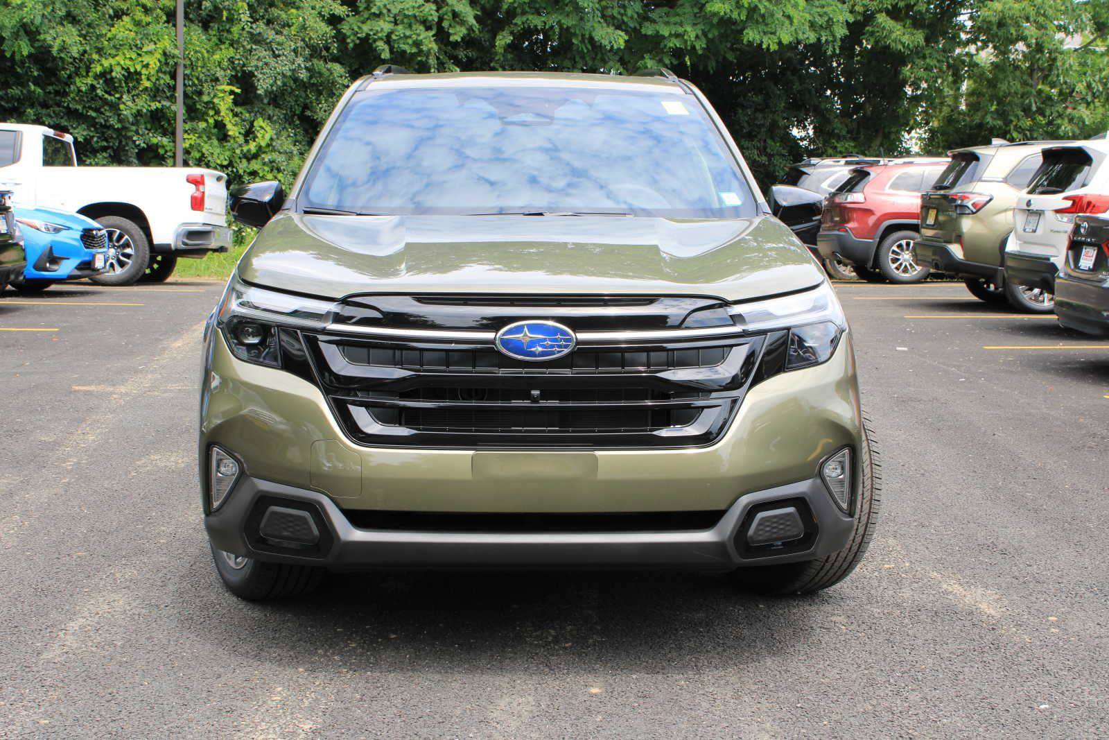 New 2025 Subaru Forester Touring image 2