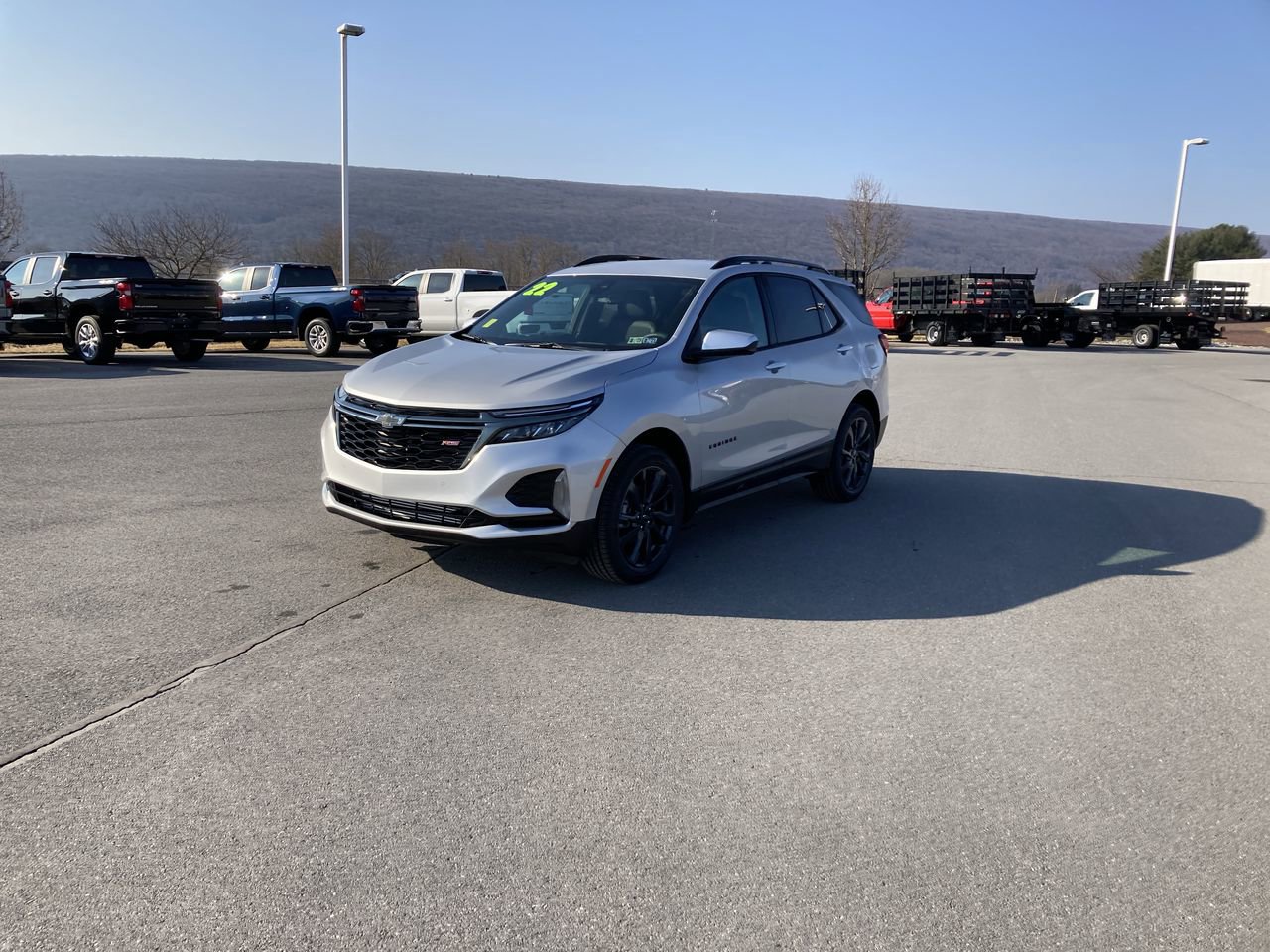 Used 2022 Chevrolet Equinox RS w/ LPO, Floor Liner Package AWD/4WD image 3