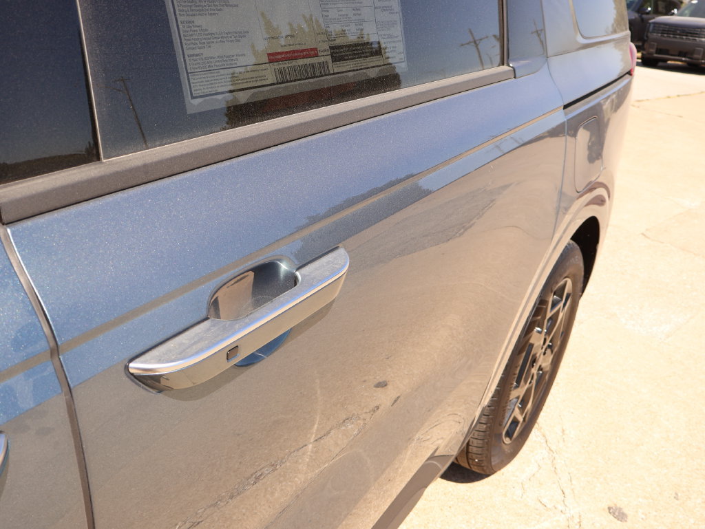 New 2027 Kia Carnival SX w/ Dark Edition Package FWD image 13