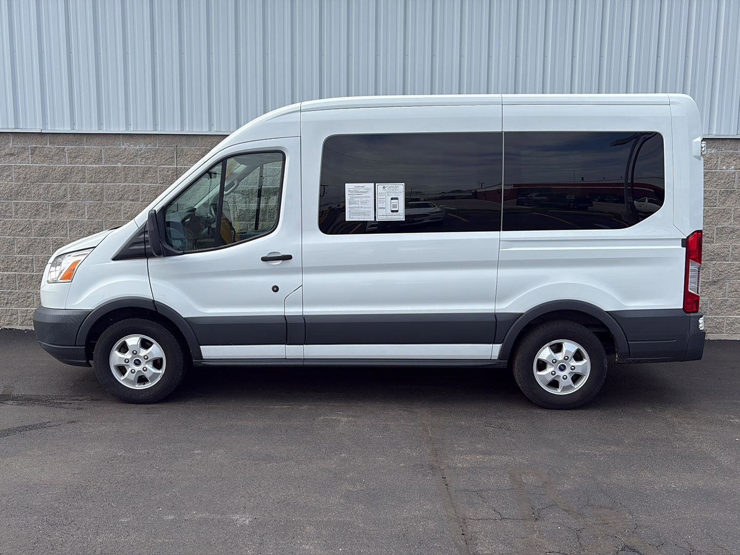 Used 2018 Ford Transit 150 XLT image 32